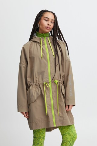 The Jogg Concept Raincoat 'Asun' in Beige: front