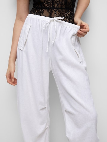 Wide Leg Pantalon Pull&Bear en blanc