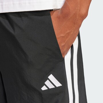 ADIDAS SPORTSWEAR regular Παντελόνι φόρμας 'Essentials Chelsea' σε μαύρο