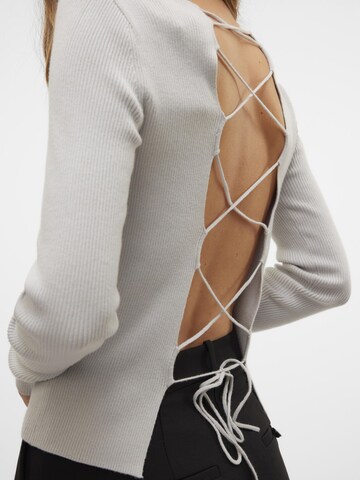 SOMETHINGNEW Sweater in Beige