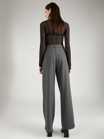 WEEKDAY Wide leg Pleat-Front Pants 'Zia' in Grey