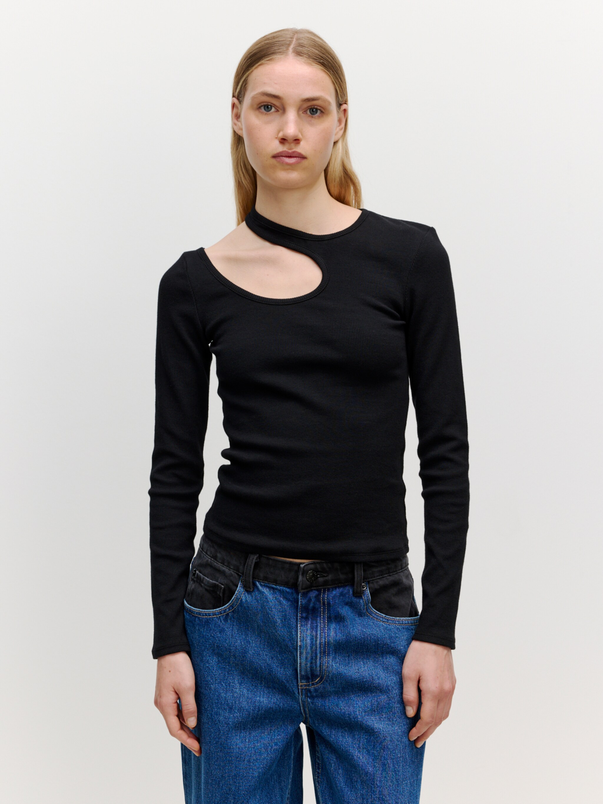 EDITED Produits T-shirt 'Estefania' noir