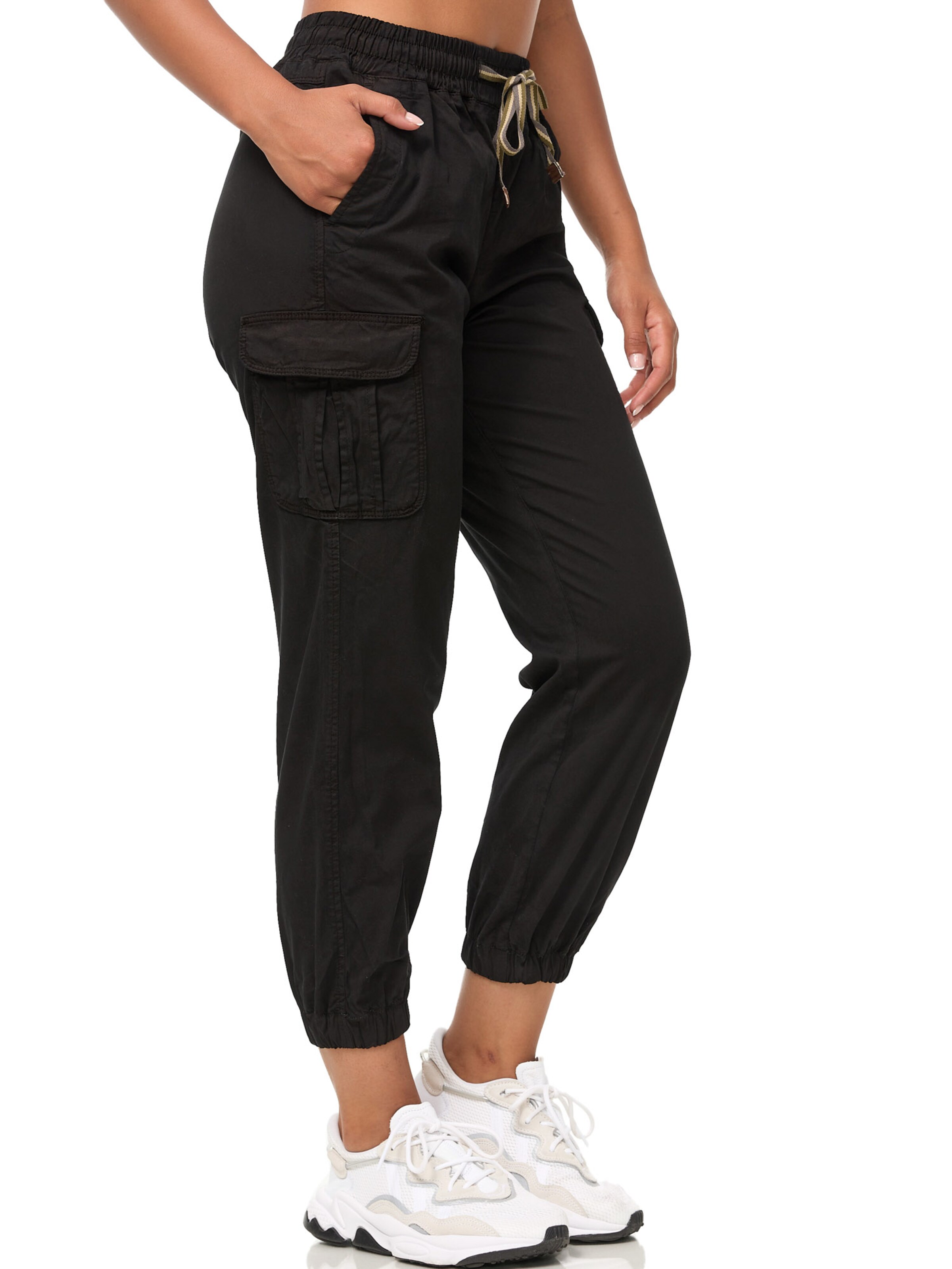 Tazzio - Tapered Pantalón cargo 'F600' en negro