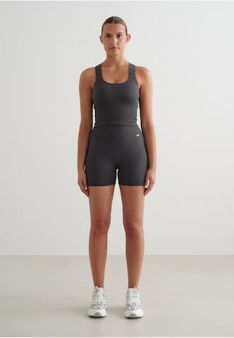 Aim'n Skinny Sportshorts in Grau