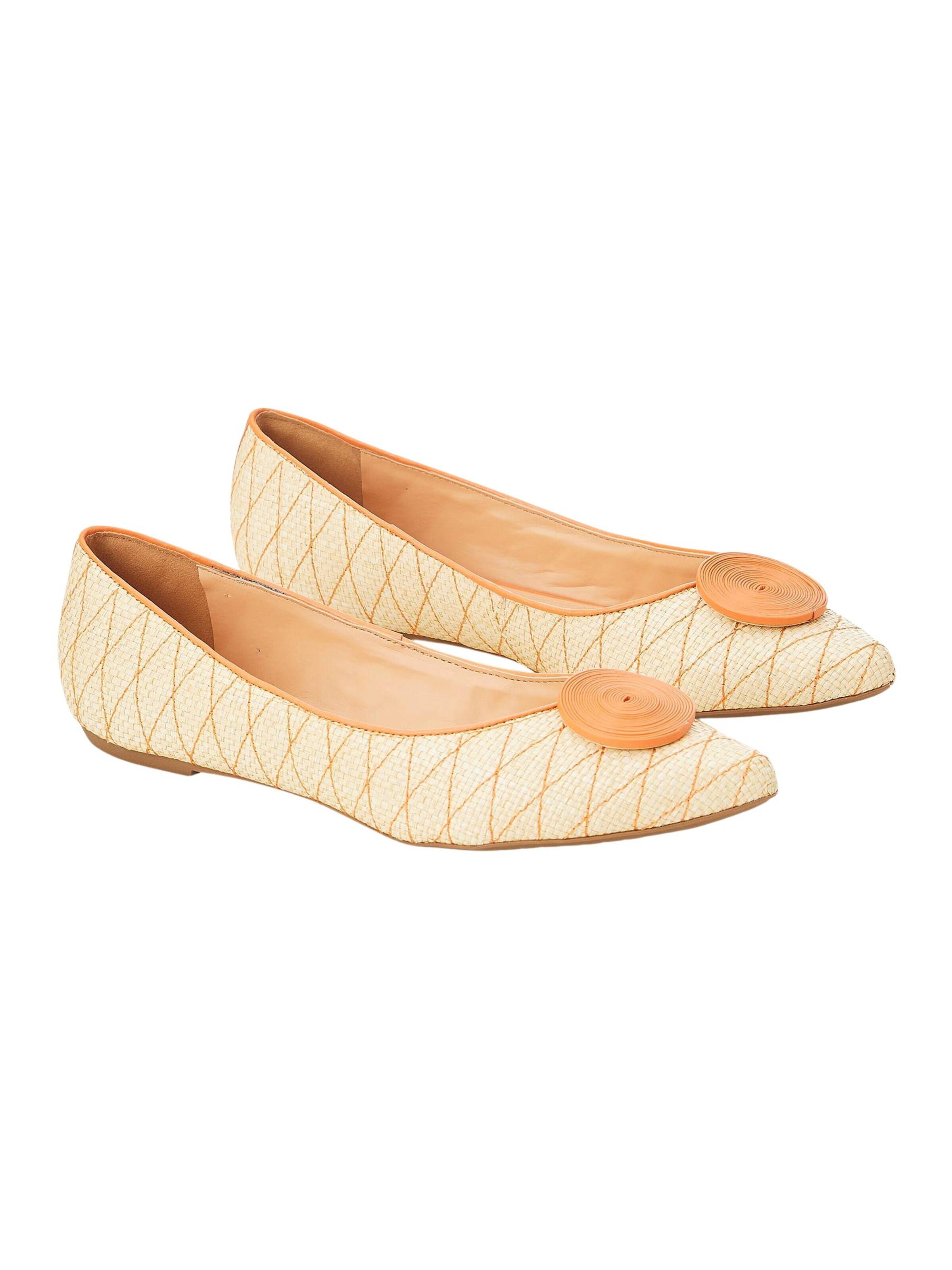 Mangara Atelier Ballerina 'Ballerines Mangara Coroba en raffia naturel' in Beige