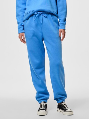 PIECES Tapered Pants 'PCCHILLI' in Blue: front