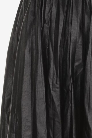 SET Skirt in M in Black