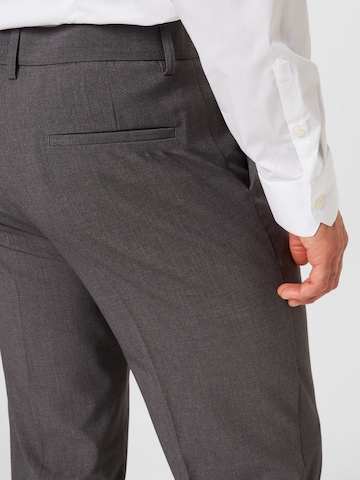 Loosefit Pantaloni con piega frontale di Lindbergh in grigio