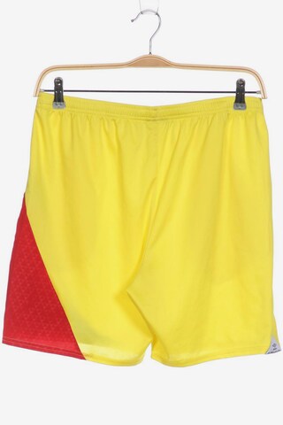 UMBRO Shorts 34 in Gelb