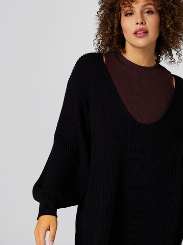 A LOT LESS - Pullover 'Emmy' em preto