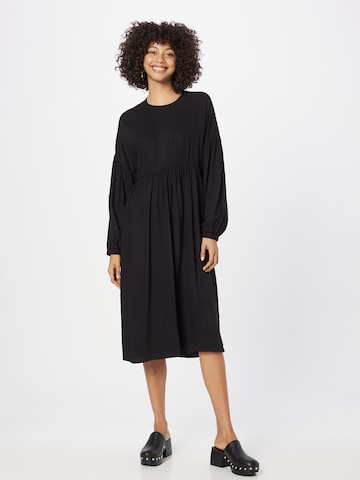 Robe 'Nala' MAKIA en noir : devant