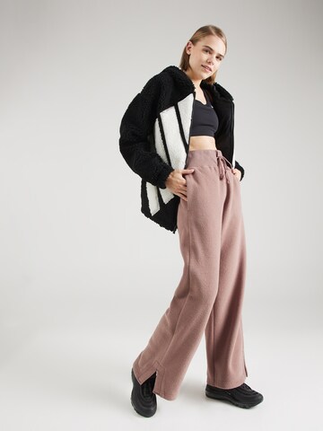 Wide leg Pantaloni di Nike Sportswear in marrone