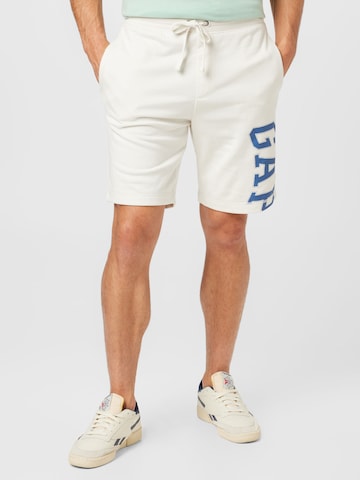 GAP Regular Pants in White: front