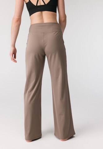 Wide leg Pantaloni sportivi 'Jada' di Girlfriend Collective in marrone