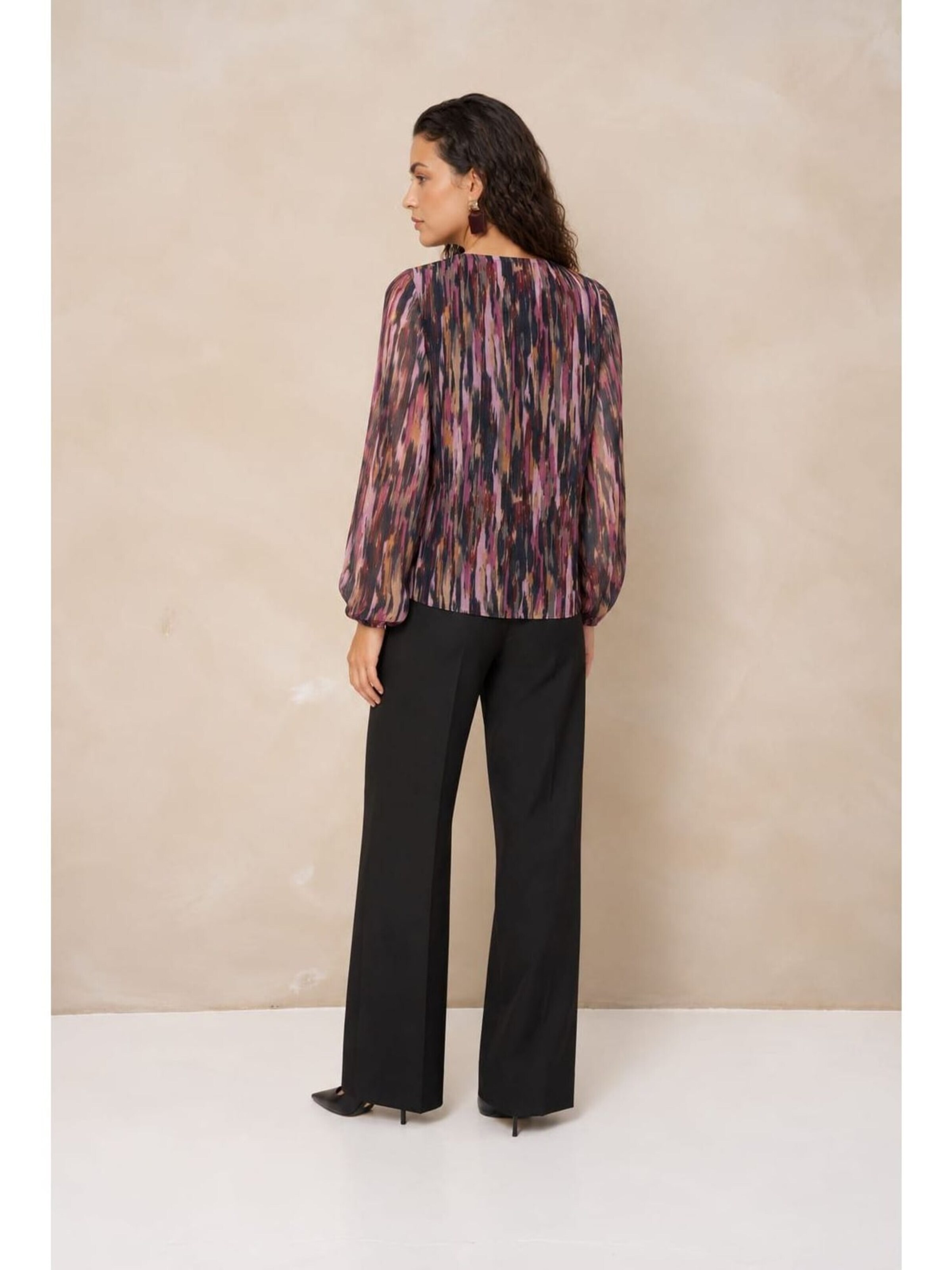 LOFTY MANNER Top 'RJ08 - Top Jannie - Abstract P' in Purple