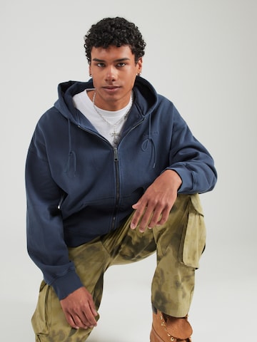 Carhartt WIP Sweatvest 'Benton' in Blauw: voorkant