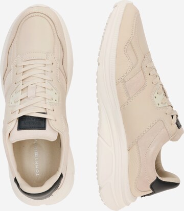 TOMMY HILFIGER Sneaker low 'MODERN RUNNER' i beige