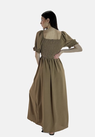 Elara Kjole i brun
