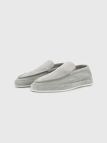 Dutch'D - Sapato Slip-on 'Refine (Size runs small, order one size up)' em cinzento