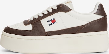 Tommy Jeans - Sapatilhas baixas 'ARCHIVE 98' em castanho: frente