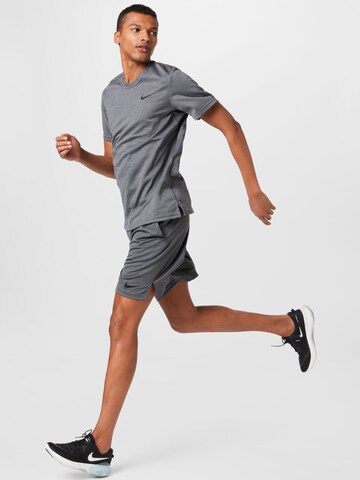 NIKE - regular Pantalón deportivo '6.0' en gris