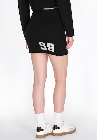 MYMO Skirt in Black