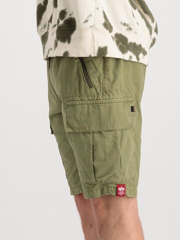 ALPHA INDUSTRIES Regular Cargobroek in Groen