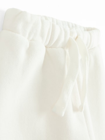 Cool Club Конический (Tapered) Штаны в Белый