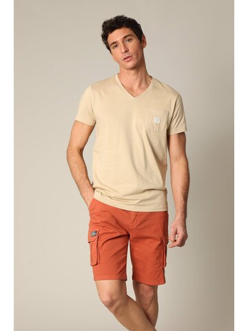 T-Shirt 'Vasito' Deeluxe en beige : devant