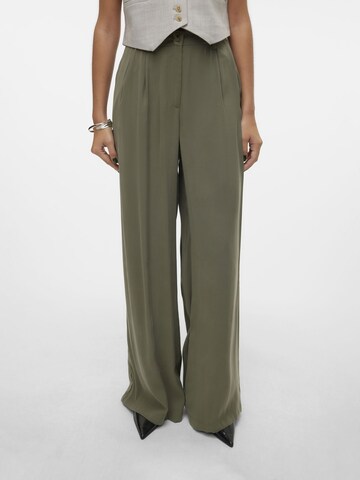 VERO MODA Wide leg Bandplooibroek 'Sally' in Groen: voorkant