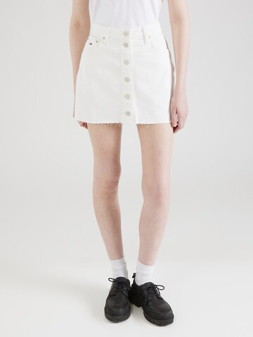 Tommy Jeans Skirt in White: front