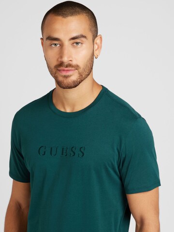 GUESS T-Shirt 'CLASSIC' in Grün