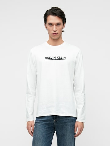 Calvin Klein Μπλουζάκι σε λευκό: μπροστά