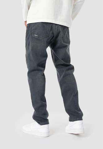 Regular Jean 'Danilo' Elias Rumelis en gris
