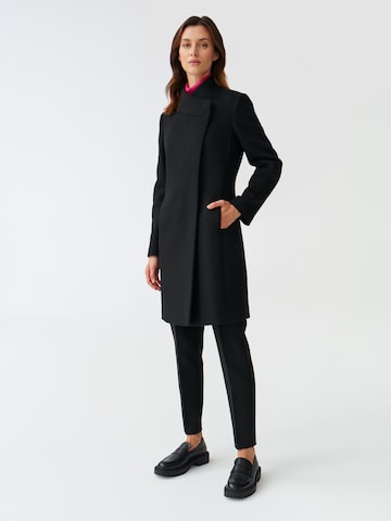 TATUUM Between-seasons coat 'VADIKA' in Black: front