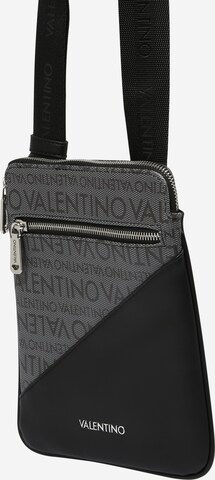 Valentino Bags Axelremsväska 'DRY' i svart: framsida