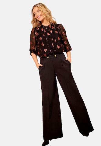 love & roses Pusero värissä musta: etupuoli