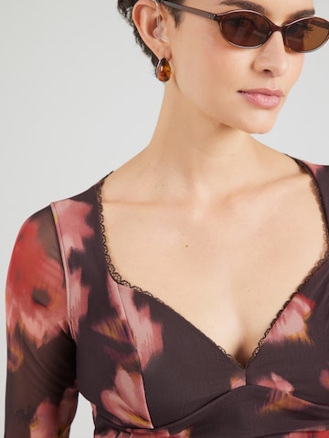 Abercrombie & Fitch Koszulka 'ZOE' w kolorze czarny