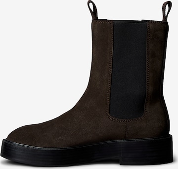 Calvin Klein Chelsea boots in Brown: front