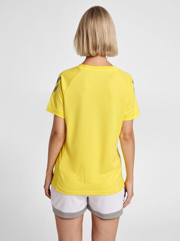 Hummel - Camiseta funcional en amarillo