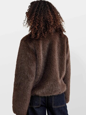 Noella Välikausitakki ' Kallysta ' värissä ruskea