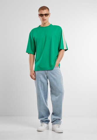 T-Shirt Urban Classics en vert