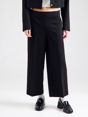 Wide leg Pantaloni cu dungă de la MORE & MORE pe negru: față