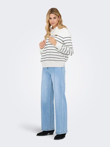 ONLY Sweatshirt 'ONLADELLE' in Wit