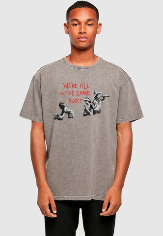 Merchcode T-Shirt 'Brandalised - In The Same Boat' in Grau: Vorderseite