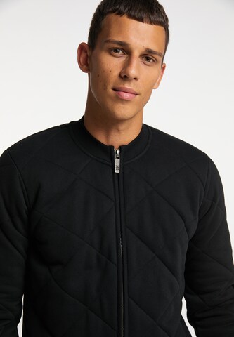 MO Zip-Up Hoodie in Black