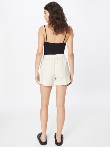 PIECES Regular Shorts 'Sunna' in Beige