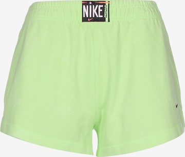 Loosefit Pantalon Nike Sportswear en vert : devant