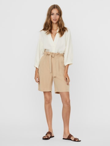 Loosefit Pantaloni con pieghe 'VIVIAN ANEVE' di VERO MODA in beige