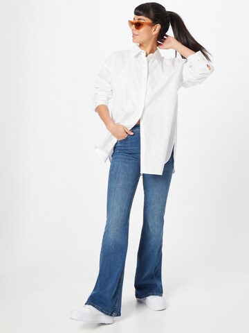 BLUE SEVEN - Blusa en blanco